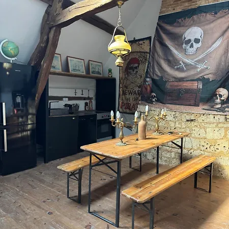 Holiday home Mauvaise Annonce Montreuil-sur-Therain