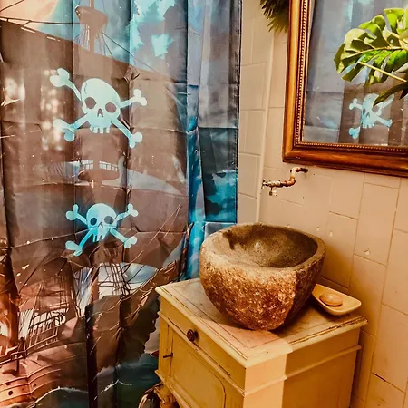 Holiday home Mauvaise Annonce Montreuil-sur-Therain
